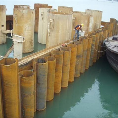 牡丹江钢护筒现场安装